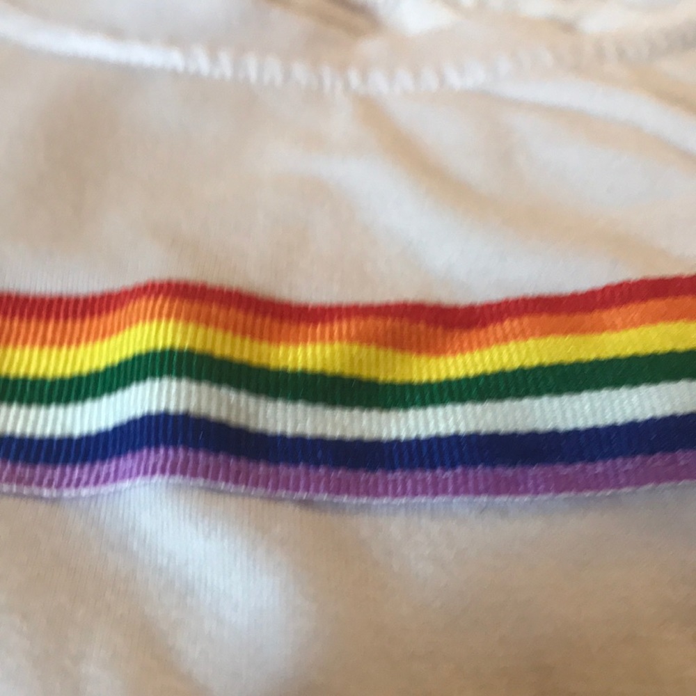 white t-shirt - Picture 2 of 2